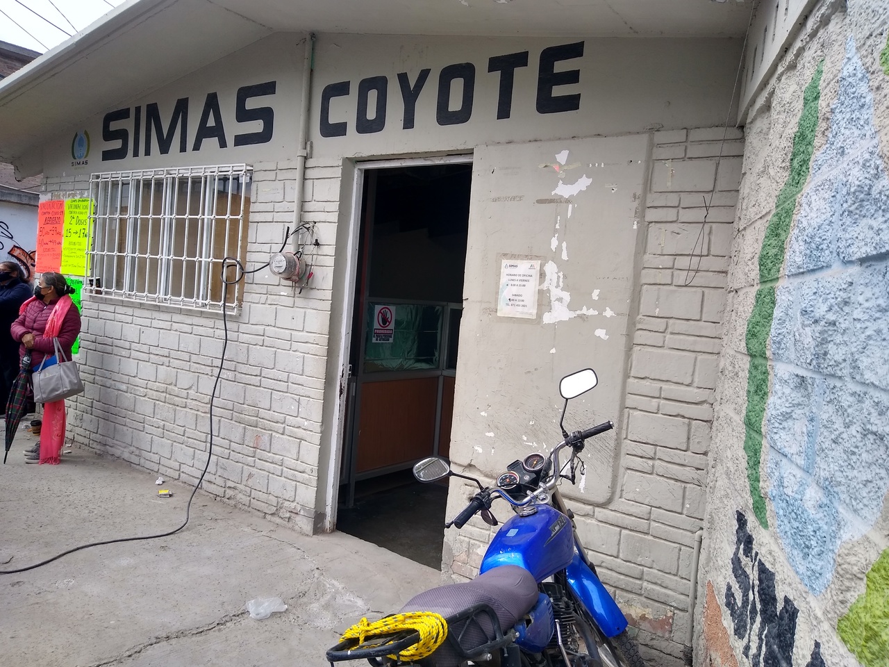 En un pequeño espacio funciona una oficina del Simas, en Coyote, así como un Registro Civil y de la Fiscalía del Estado.