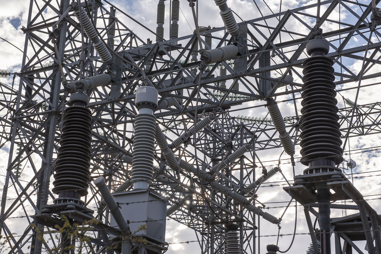 La reforma energética plantea que el 46 % del mercado se les va a dar a todos los privados que ya están en México.