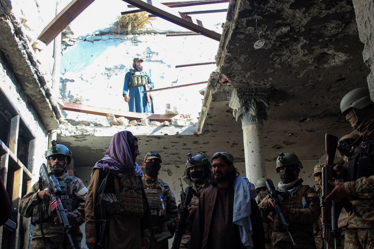 Talibanes expulsan a más de 4 mil de sus combatientes acusados de abusos