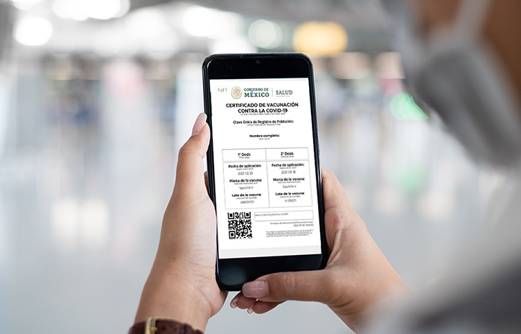 Es posible tramitar el certificado de vacunación contra COVID-19 en línea o por medio de WhatsApp (ESPECIAL) 
