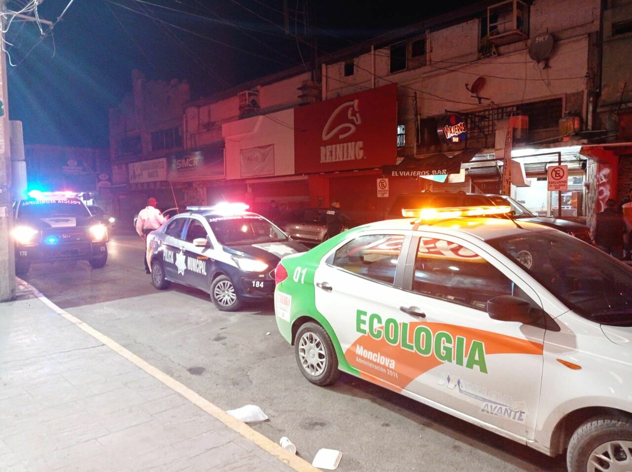 Los negocios fueron amonestados por permitir el ingreso a las mujeres para prestar sus servicios. 