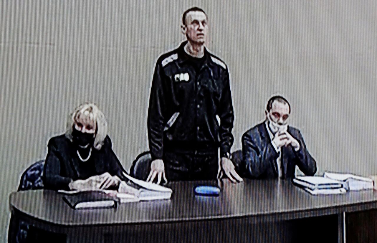 Navalny está acusado esta vez de fraude y desacato de la corte. (ARCHIVO) 