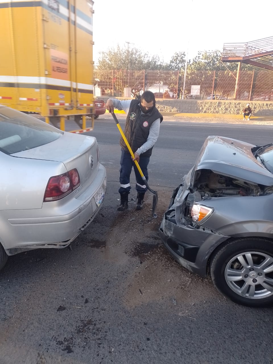 Se registra choque múltiple frente a la colonia Bugambilias de Gómez Palacio