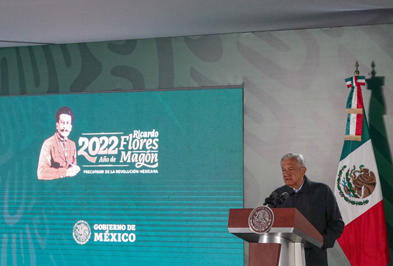 El presidente López Obrador manifestó que estos señalamientos no tiene que ver con el ejercicio de la libertad de expresión pues esto, aseguró está garantizado este derecho.  (EFE)