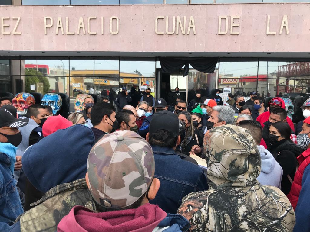 La protesta inició a las 8:30 de este viernes. (GUADALUPE MIRANDA)