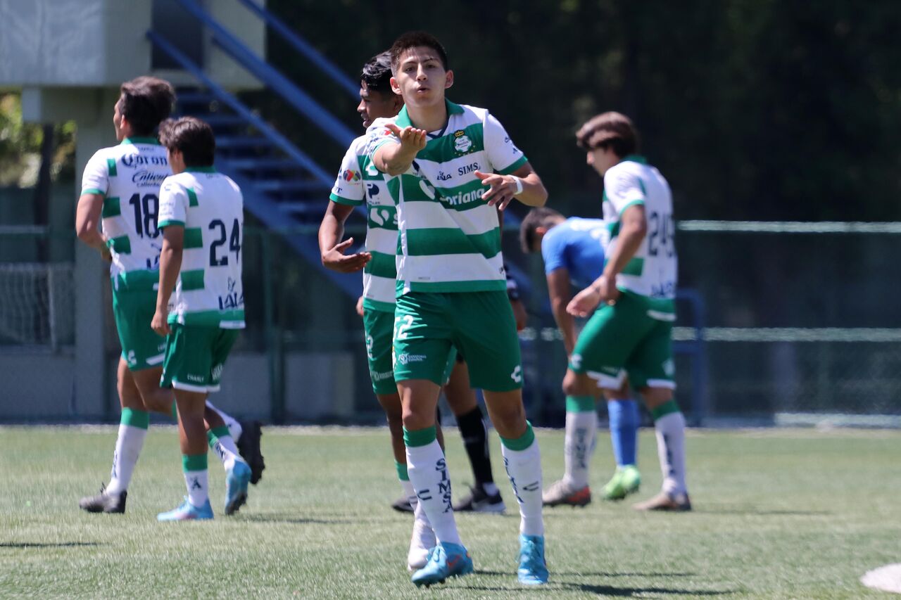 Las anotaciones albiverdes cayeron en la primera mitad, por conducto de Luis Vega al 22’ que llegó a cuatro en el certamen, así como de Damián Castorena en el minuto 30. (ESPECIAL)