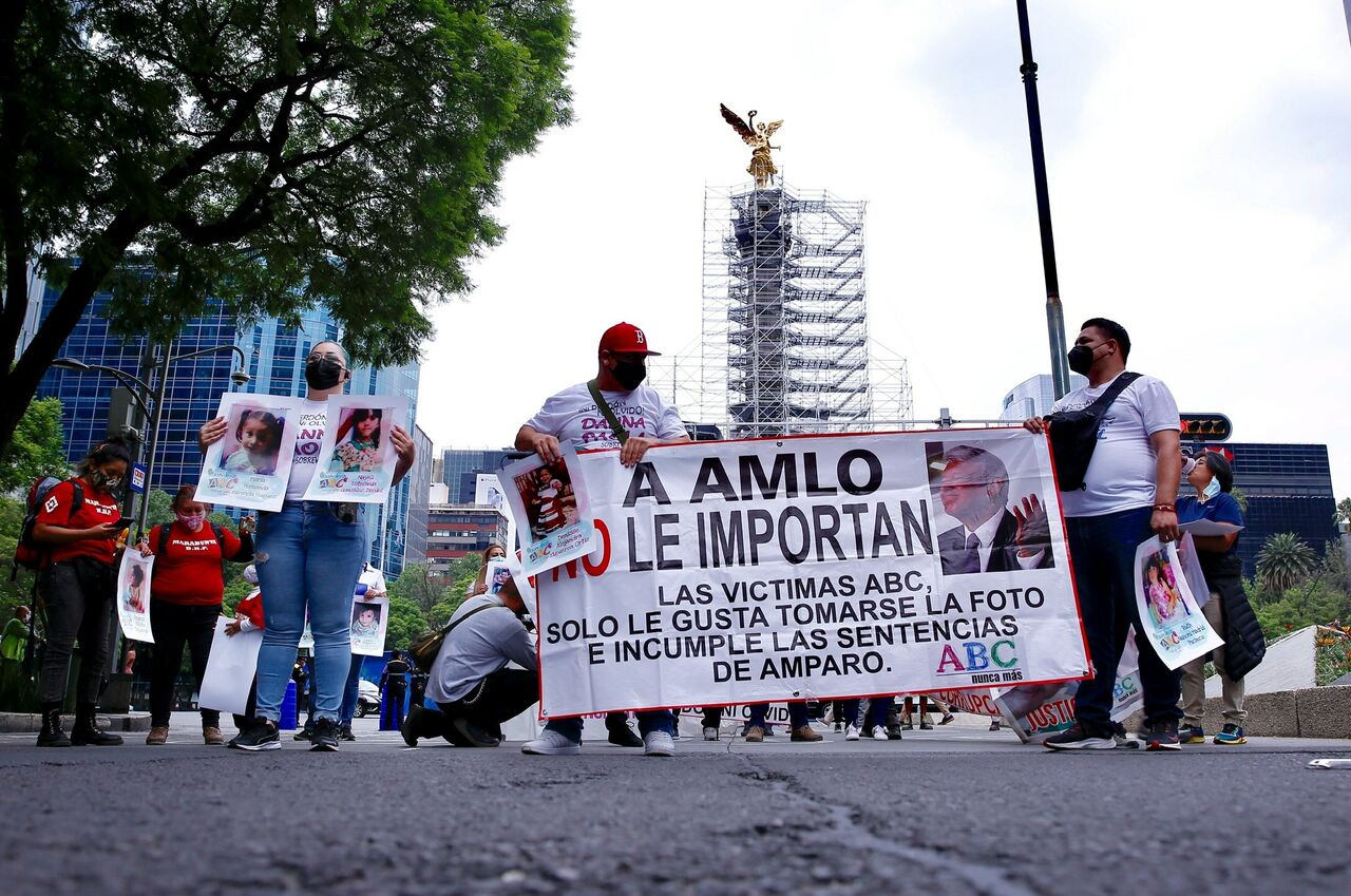 El mandatario federal señaló que pedirá a Zoé Robledo, titular del IMSS, que dé a conocer de manera pública esta denuncia. (ARCHIVO)