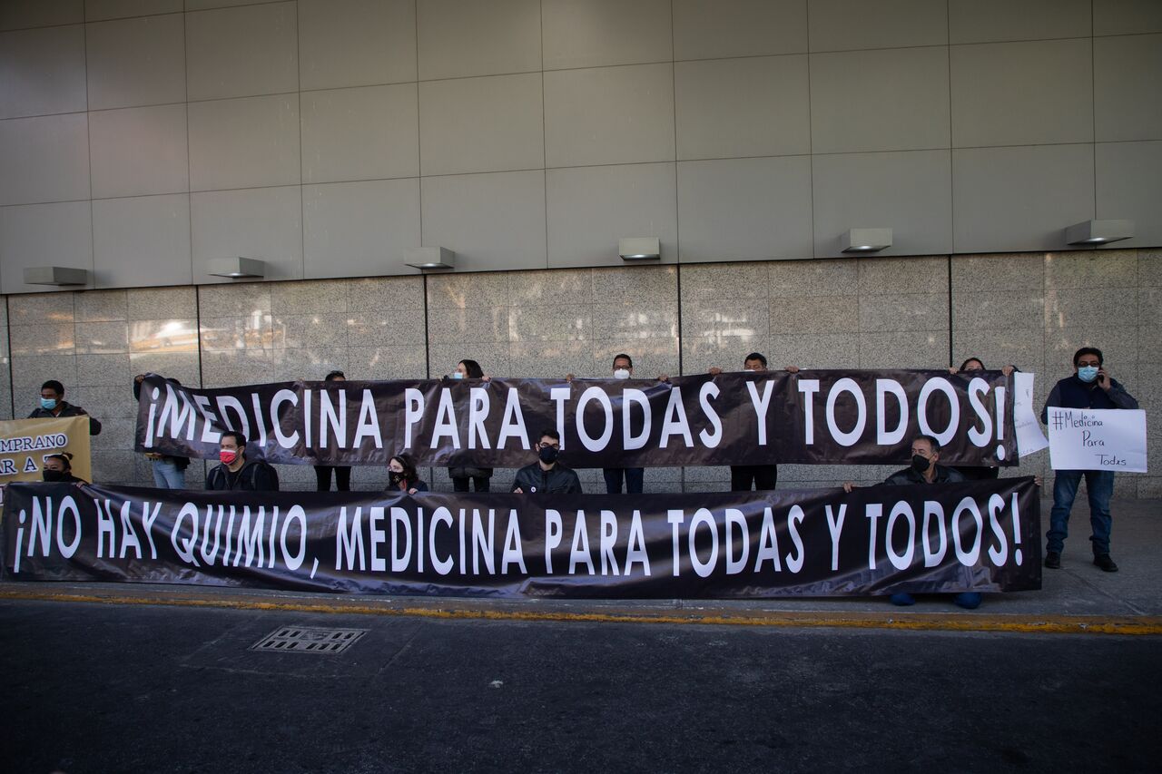 La ONG, integrada por más de 81 organizaciones y grupos de pacientes, presentó la 'Radiografía del Desabasto: Informe de transparencia en Salud 2017-2021'. (ARCHIVO) 