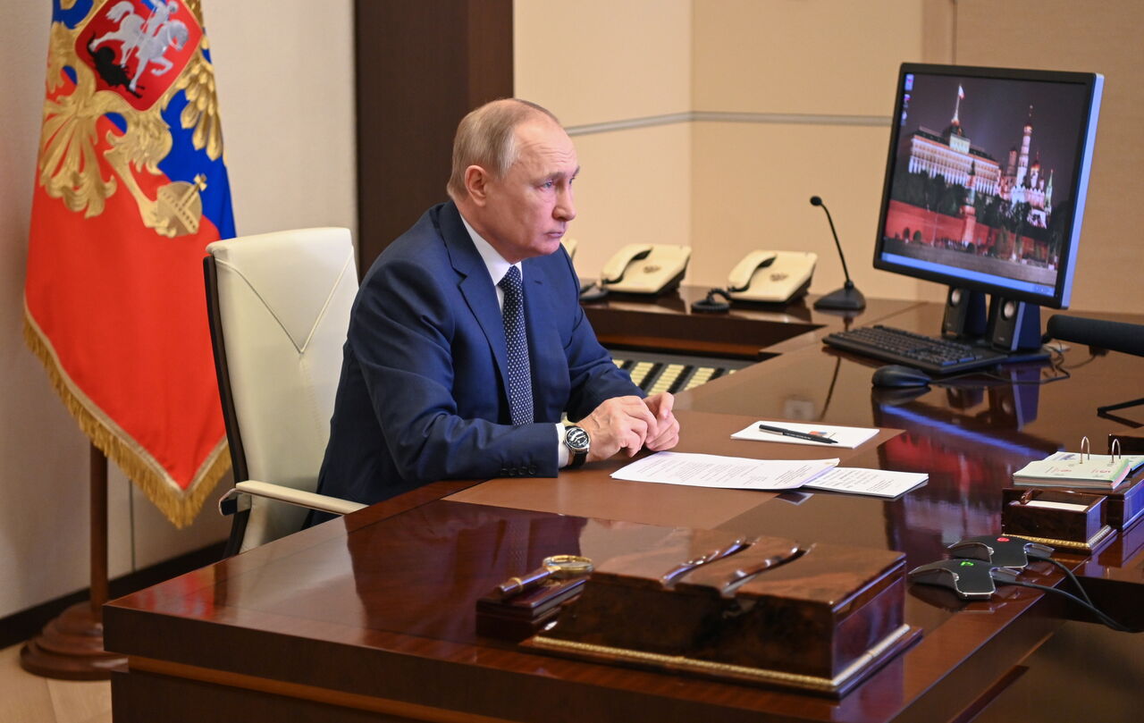 En una conversación telefónica con su gran aliado, el líder bielorruso, Alexandr Lukashenko, Putin aseguró este viernes que las tareas de la campaña militar que lanzó el pasado 28 de febrero 'se cumplen y se cumplirán totalmente', según el comunicado emitido por el Kremlin. (ARCHIVO) 