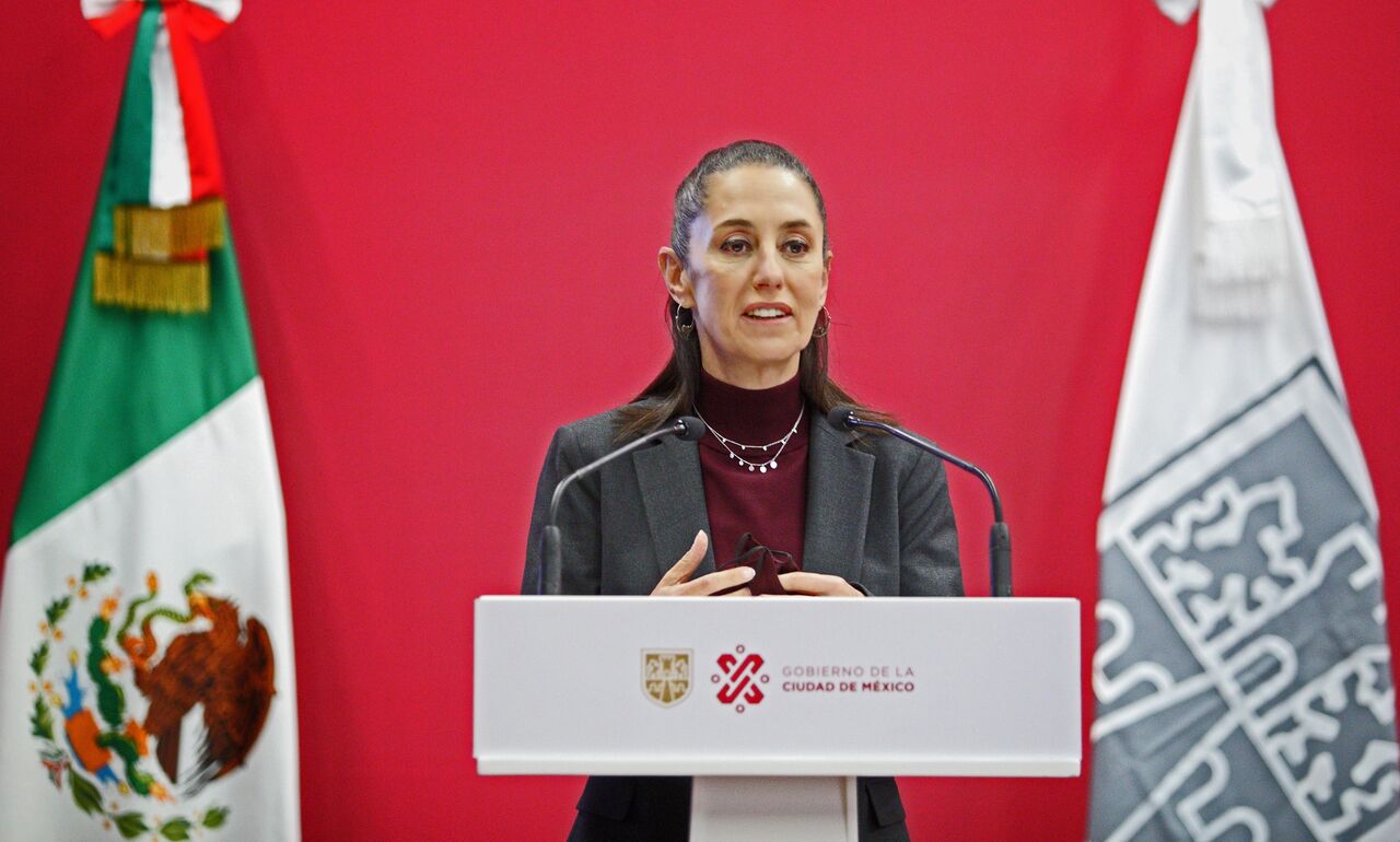 
Tras informar que la Ciudad de México regresa a semáforo epidemiológico verde, Sheinbaum refirió que hablará con la titular de la SEP, Delfina Gómez, para mantener el programa de Escuelas de Tiempo Completo, (ARCHIVO)
