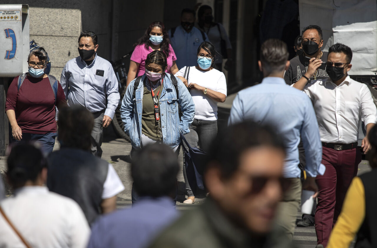 México suma 220 muertes y 8,688 nuevos casos de COVID-19; acumula 5,563,080 contagios