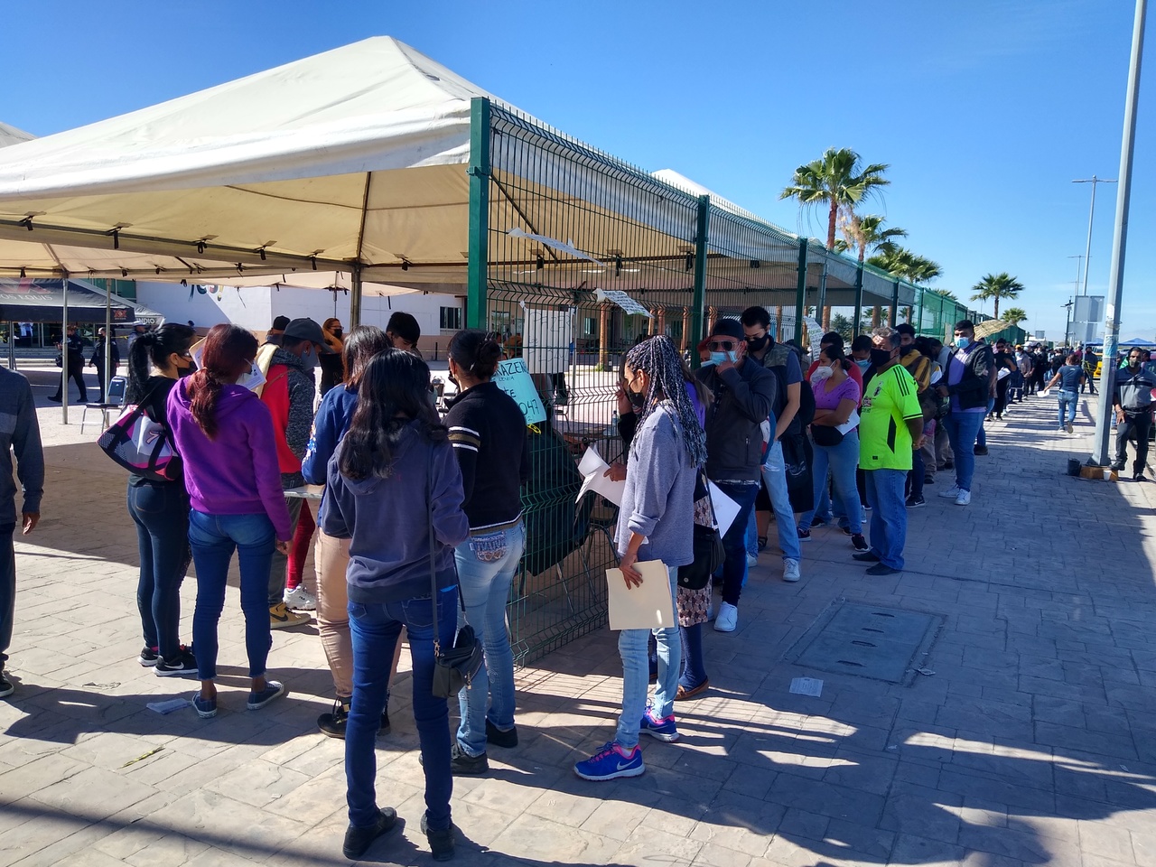 El Hospital General de Torreón es uno de los puntos de vacunación para las personas rezagadas.