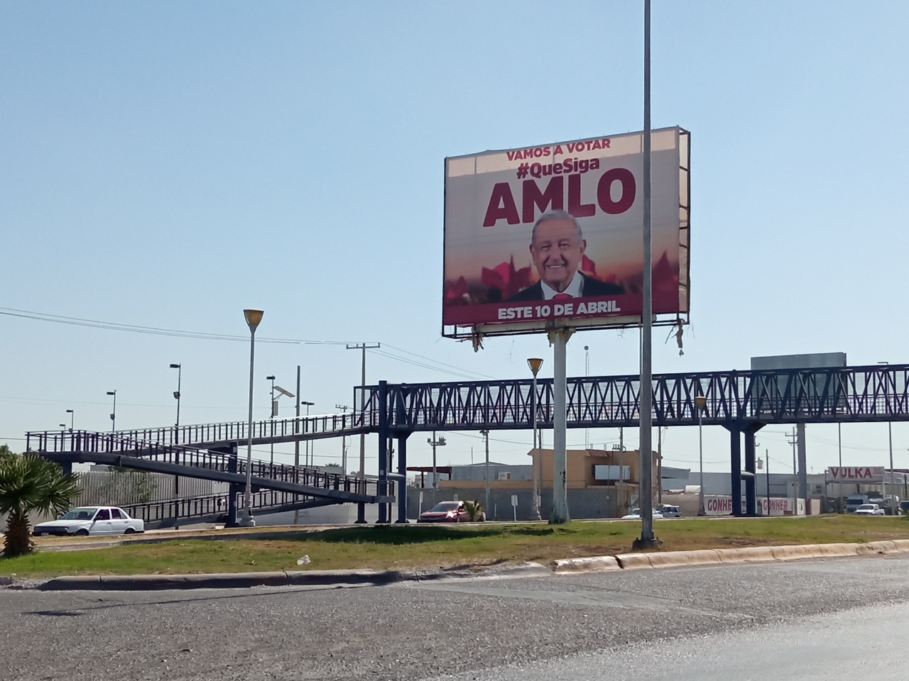 El ayuntamiento de Gómez Palacio y dos empresas tuvieron hasta las 24:00 horas de ayer para retirar los espectaculares.