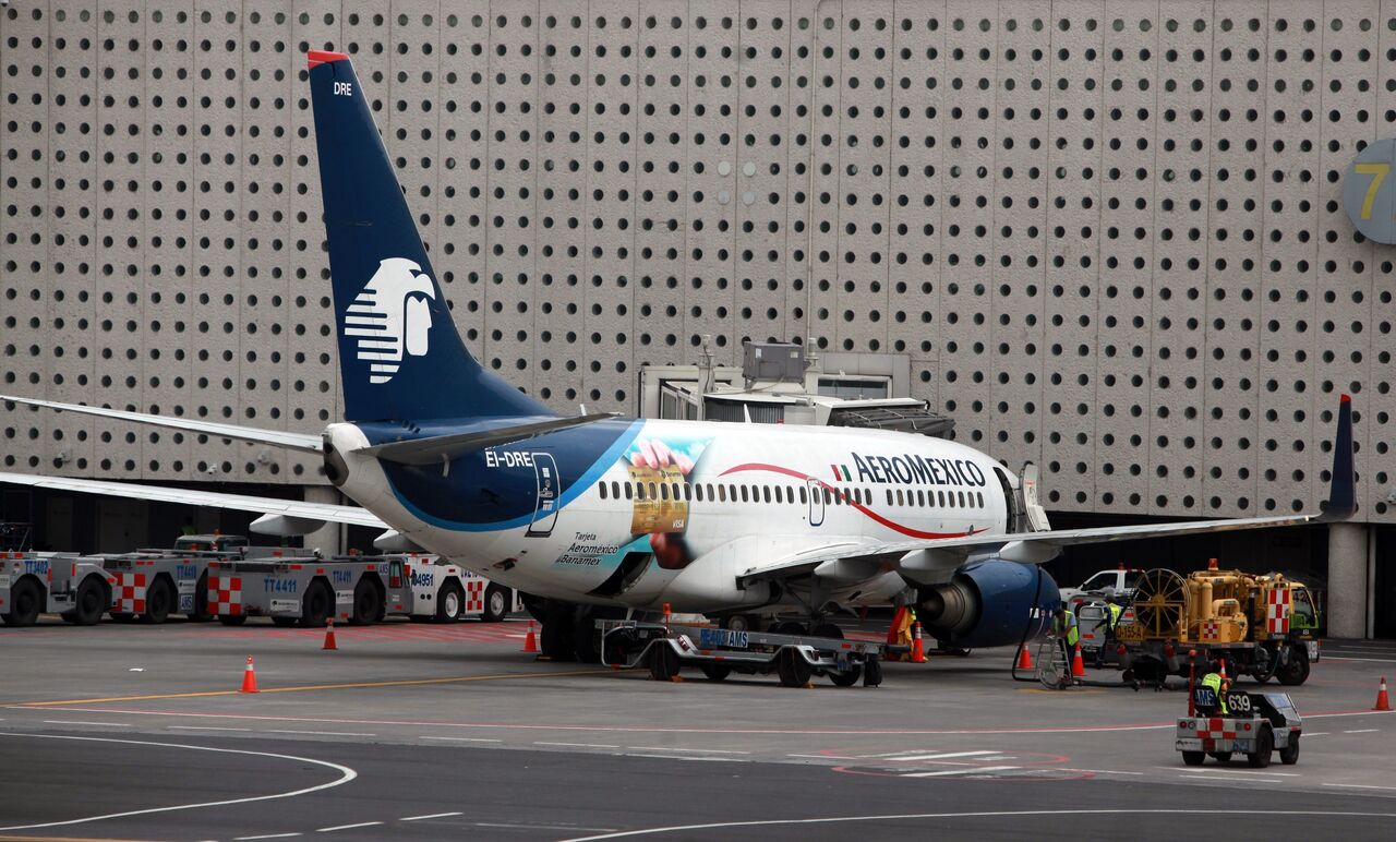 A las 06:53 horas, el avión de Aeroméxico despegó rumbo a Villahermosa, Tabasco, y se espera que haga 1 hora con 50 minutos. (ARCHIVO)