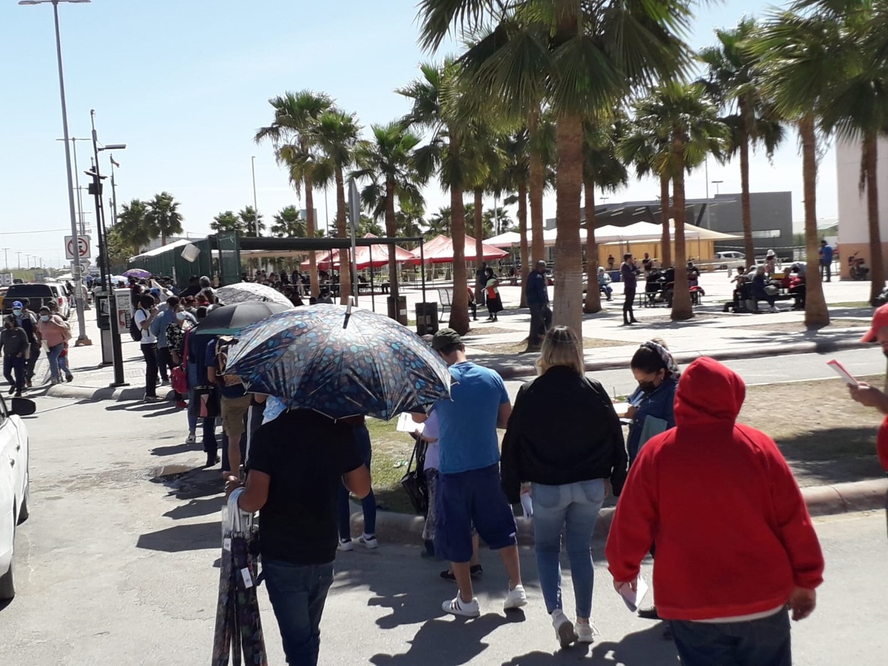 Ayer se reportó gran afluencia en el módulo de vacunación contra el COVID-19 que se instaló en el Hospital General de Torreón.