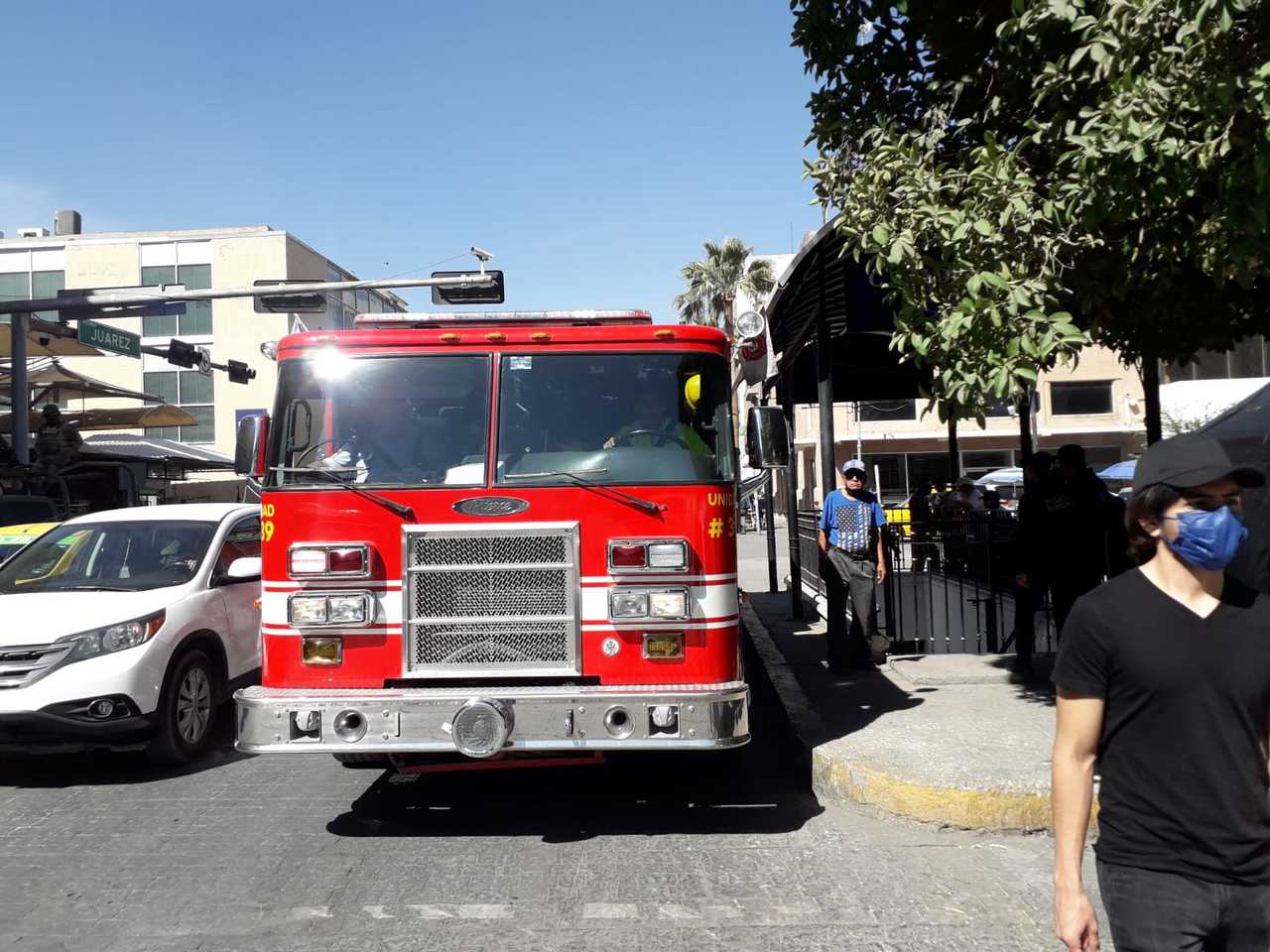 Las unidades de rescate llegaron pero se confirmó que el humo era por que estaban fumigando.