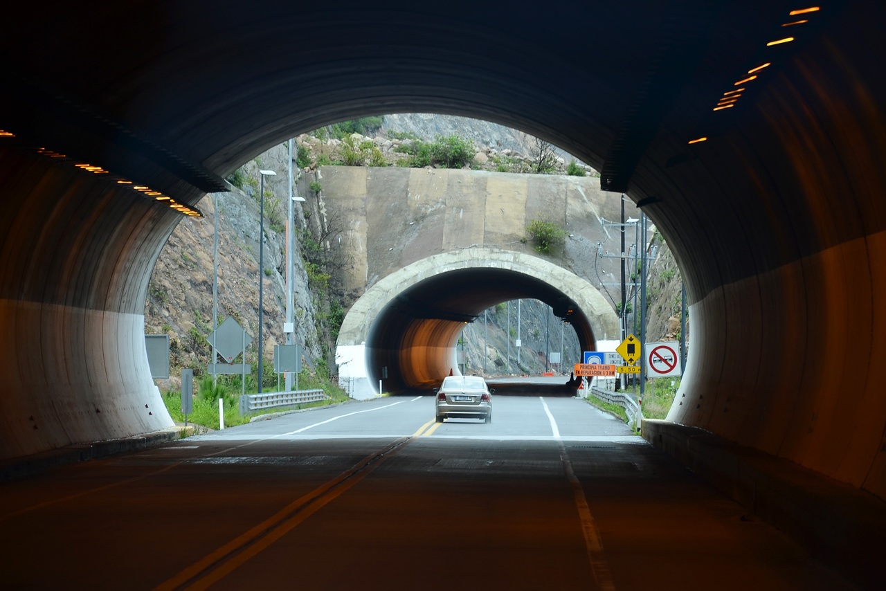 Los vándalos han causado daño a sistemas de iluminación de la supercarretera Durango-Mazatlán. (ARCHIVO)