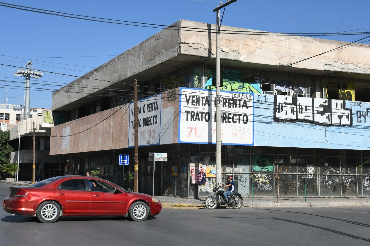 Analizan reubicación de ambulantes de Torreón en cine abandonado | El Siglo  de Torreón