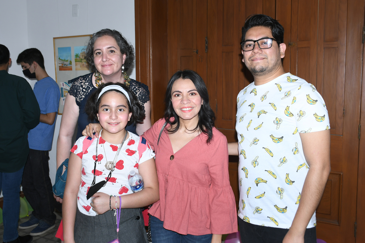 Patricia Hernández, Matilde Nuño, Tere Luna y César Favela.