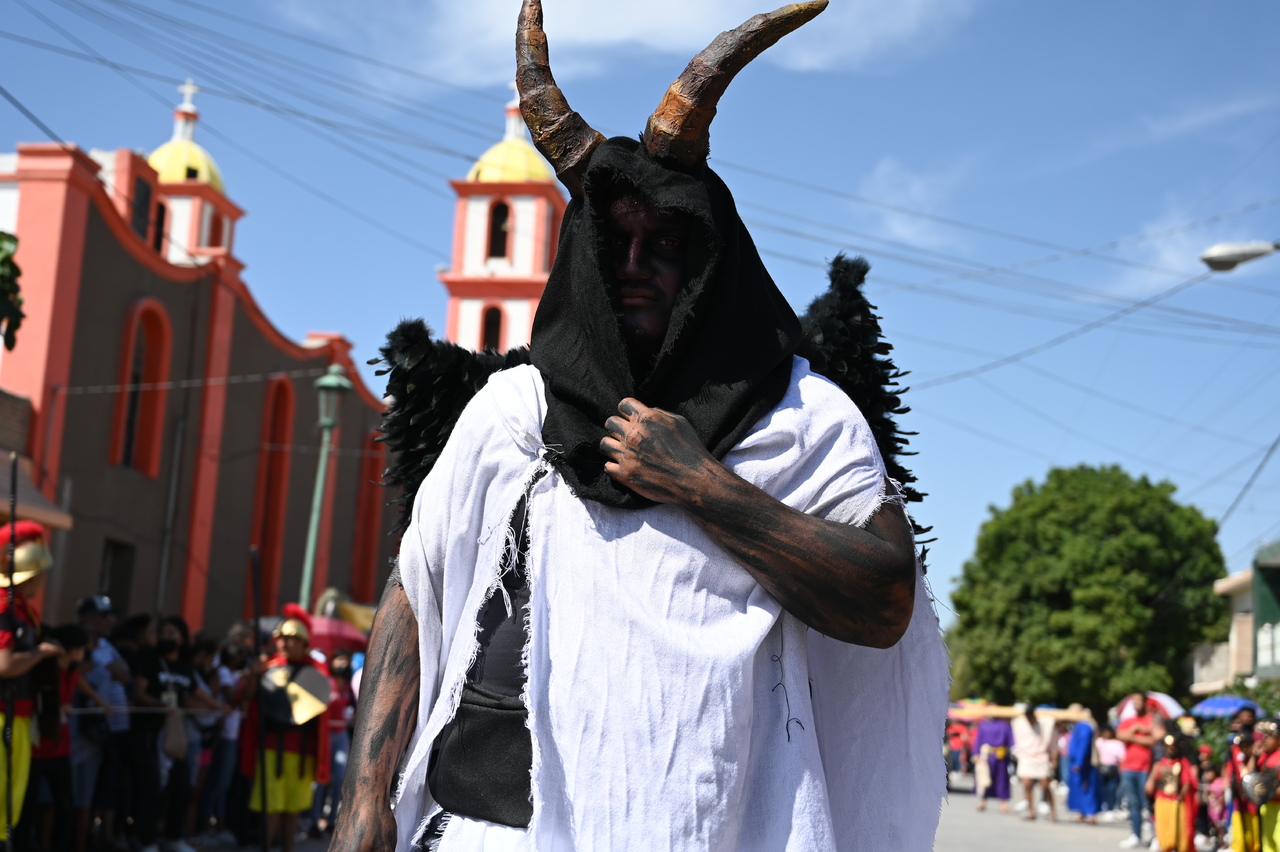 Por primera vez en el Viacrucis de Santa Rosa se interpretó a El Diablo, lo que fue una novedad y causó revuelo en los niños.