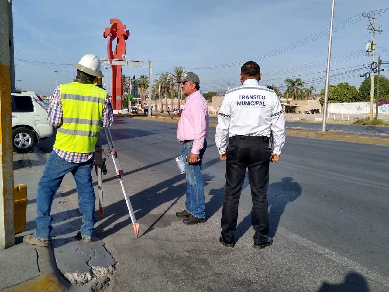 Arrancó el trazado de la obra del Sistema Vial Cuatro Caminos en Torreón, desde ayer se redujeron carriles del Independencia.