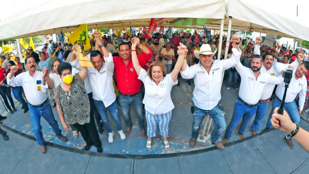 Lety Herrera se comprometió con Chapala y Nuevo Gómez a reactivar las becas estudiantiles.