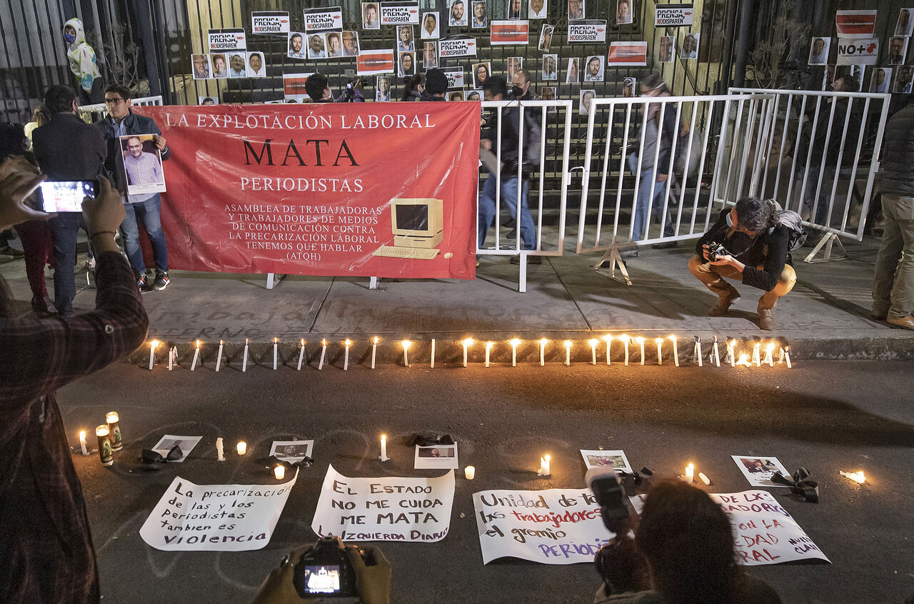 En los tres primeros meses del año han sido asesinados 13 periodistas en Latinoamérica, 8 de ellos en México, una cifra alarmante que revela la 'deficiencia' de los sistemas de protección y seguridad para estos profesionales. (ARCHIVO)