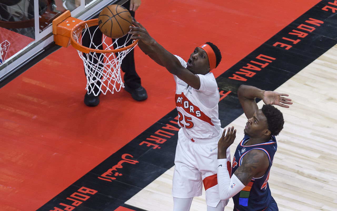 Raptors evitan la barrida ante Sixers