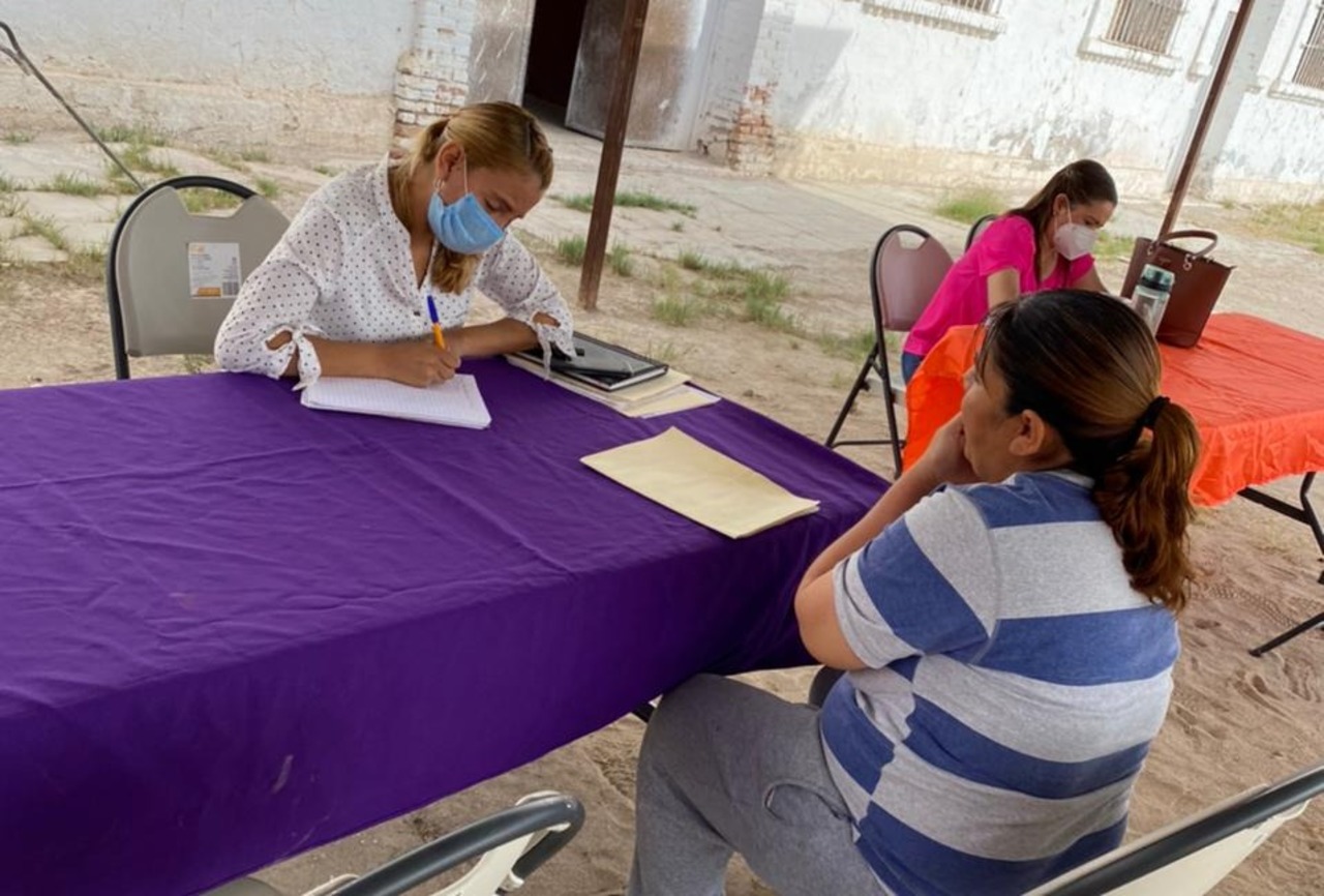 La unidad móvil acudió la semana pasada al ejido Providencia, con sus especialistas para brindar asesoría a las mujeres.