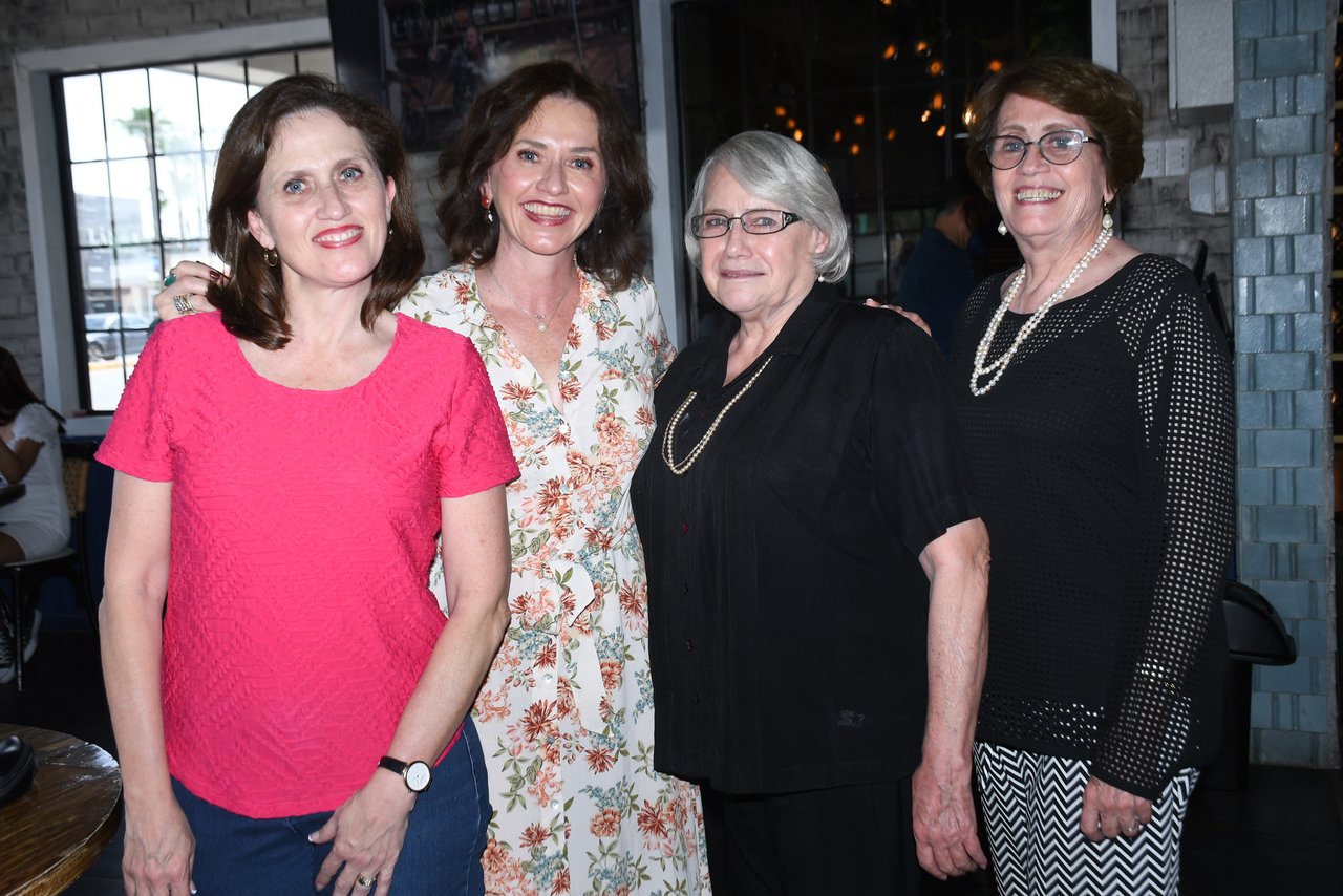 Susy Marroquín, Ale Marroquín, Cristina Gilio y Susana Marroquín.