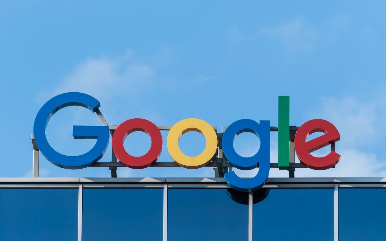 En su informe sobre el año pasado, Google revela que suspendió más de cinco millones de cuentas de anunciantes. (ARCHIVO)