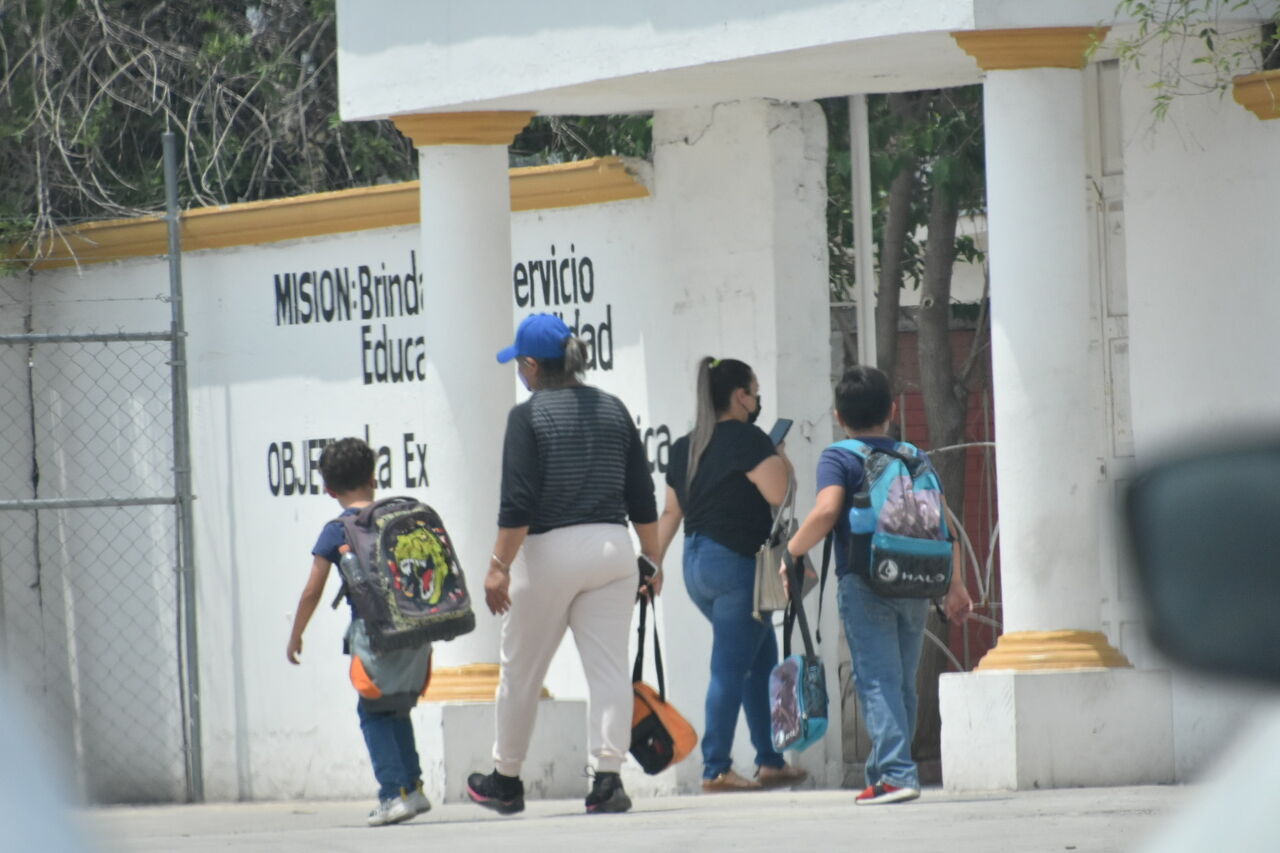 De los tres mil 200 edificios escolares con los que cuenta la Secretaría de Educación, 220 reciben o están por recibir mantenimiento correctivo. (Foto: SERGIO A. RODRÍGUEZ / EL SIGLO COAHUILA)