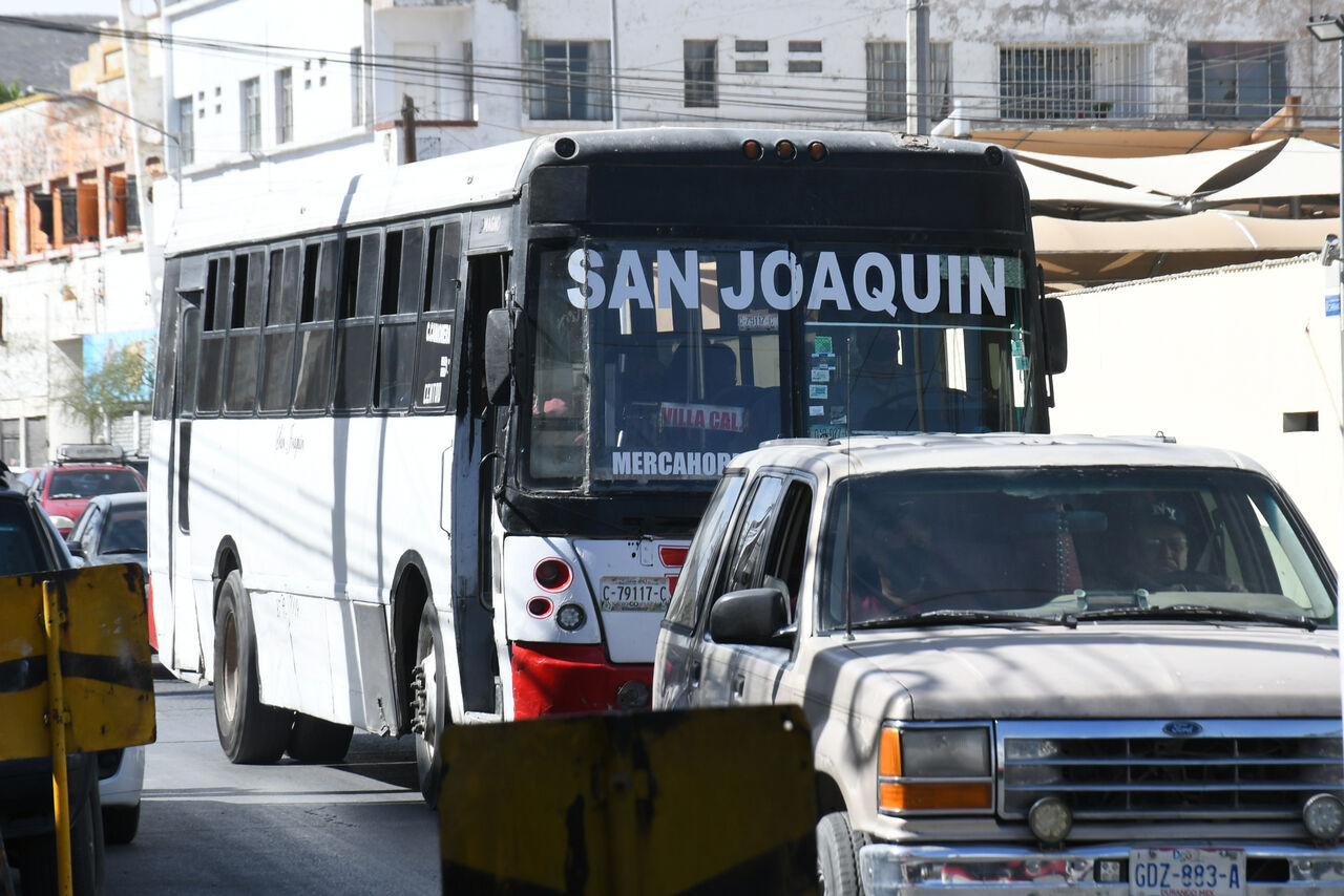 Autoridades buscan mejorar seguridad en camiones de ruta de Torreón