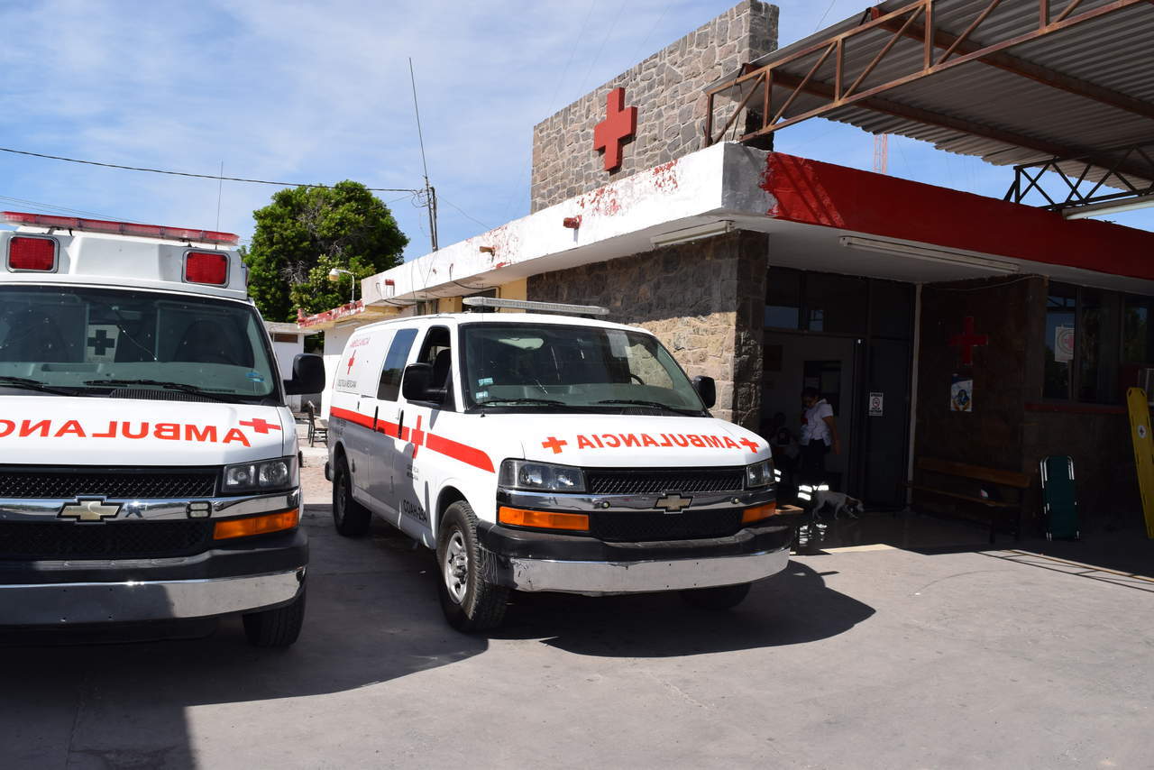 Brandon fue llevado a bordo de un vehículo particular a la Cruz Roja de San Pedro para ser enviado luego a un hospital en Torreón; Juan fue trasladado en una ambulancia a un hospital de la ciudad.