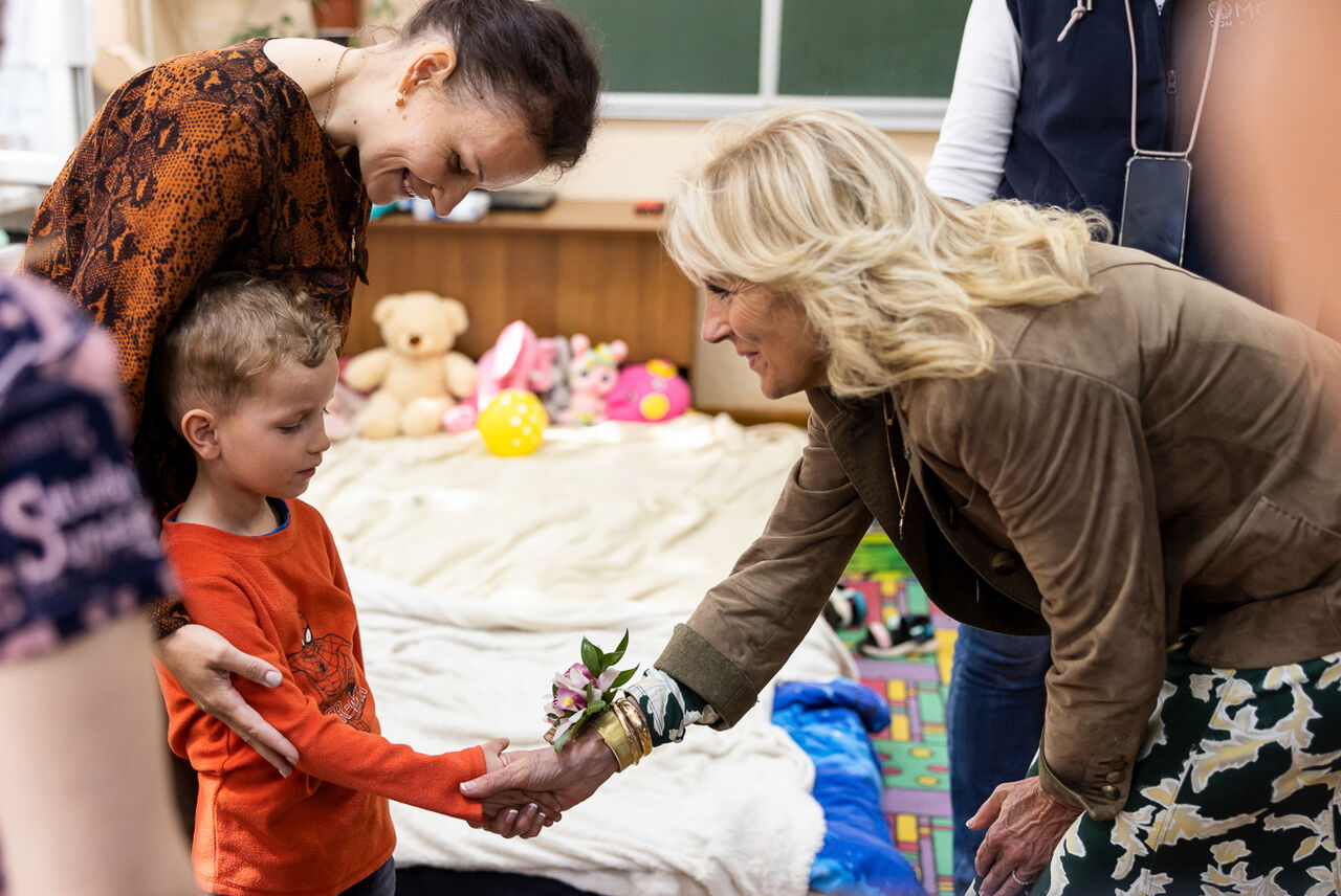Jill Biden tiene previsto dar un discurso en dicho palacio tras visitar con la primera dama de Ecuador un centro para niños y conocer las medidas para mejorar la educación infantil. (ARCHIVO)