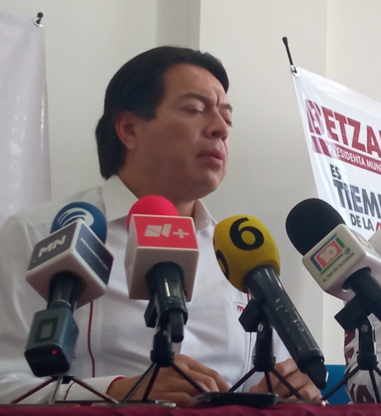 El dirigente nacional de Morena, Mario Delgado, dijo que Marina no está sola y que cuenta con el respaldo de todo el Movimiento.