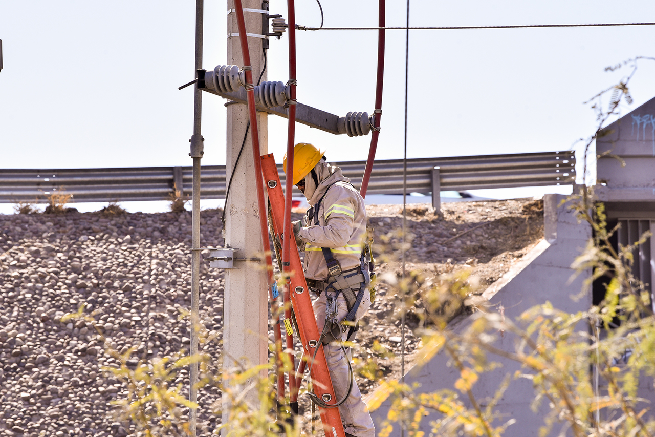 CFE y Municipio de Torreón darán seguimiento al tema de apagones eléctricos de las últimas semanas. (ARCHIVO)
