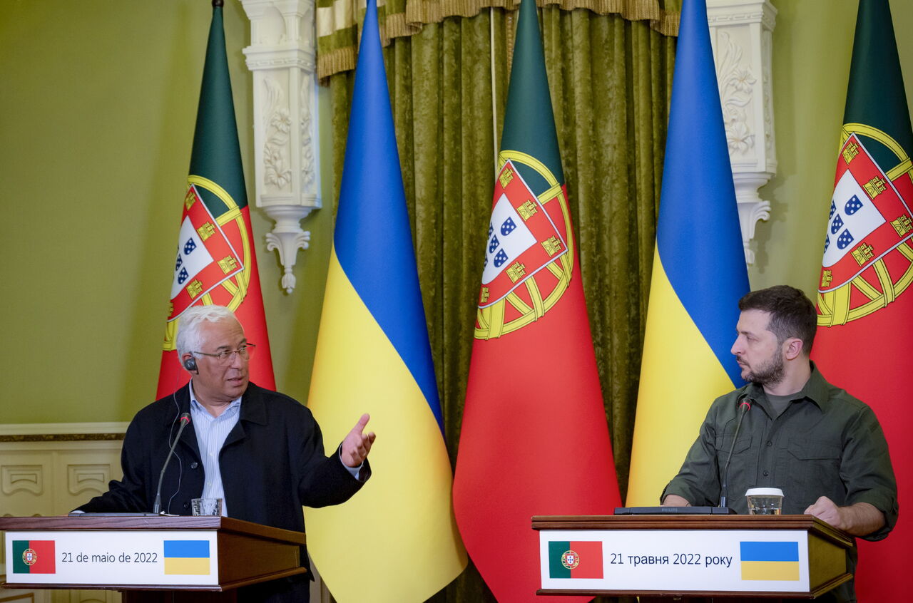 Para la reconstrucción de Ucrania, Costa explicó que Portugal puede ayudar en la rehabilitación de una región o un sector concreto. (ARCHIVO)