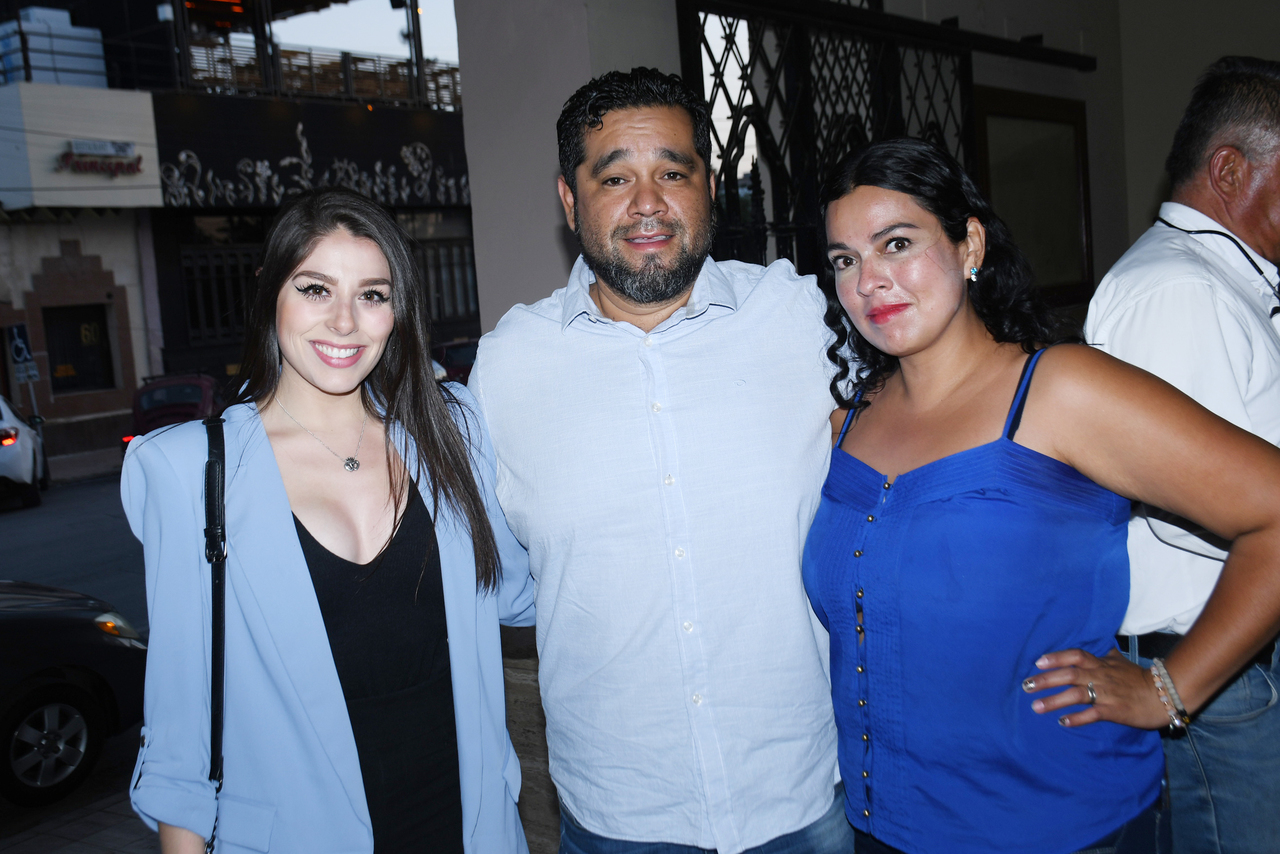 (FOTO: Fernando Compean) Lupita Galeano, Miguel Ángel Chávez, Ana Ledezma.