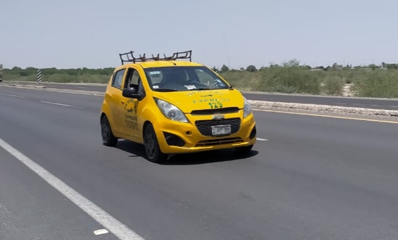 La presencia de conductores de Taxi de Torreón y de plataformas digitales no está permitido, por lo que pueden ser sancionados. (EL SIGLO DE TORREÓN)
