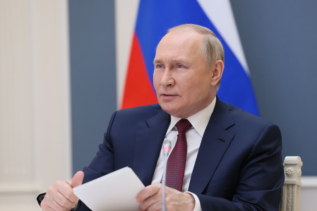 Putin, a su vez, indicó que con las sanciones y las prohibiciones tratan de 'contener y debilitar' a los países que desarrollan políticas independientes. (ARCHIVO)