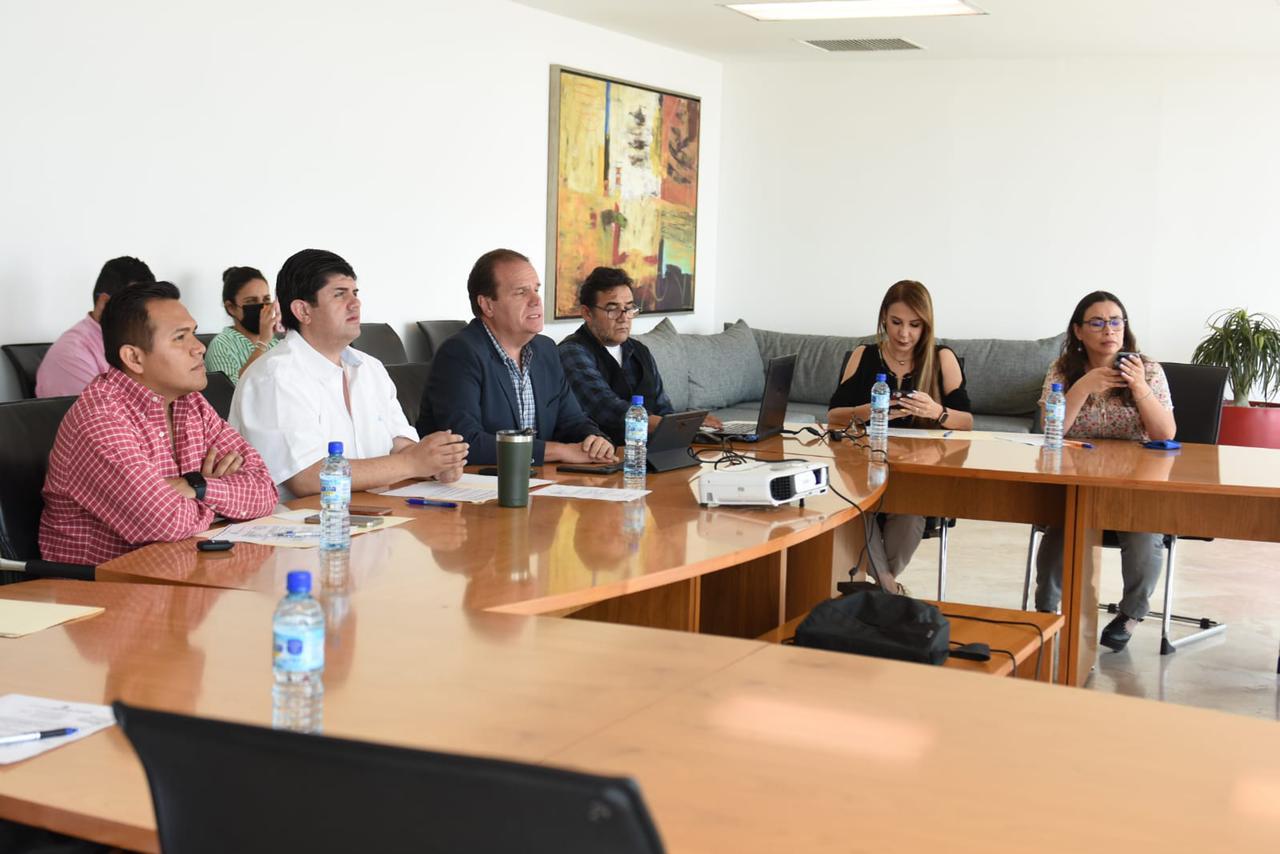 Sesionó ayer jueves la Comisión de Obras Públicas en el Cabildo de Torreón, se tuvo la comparecencia de Adolfo Von Bertrab.