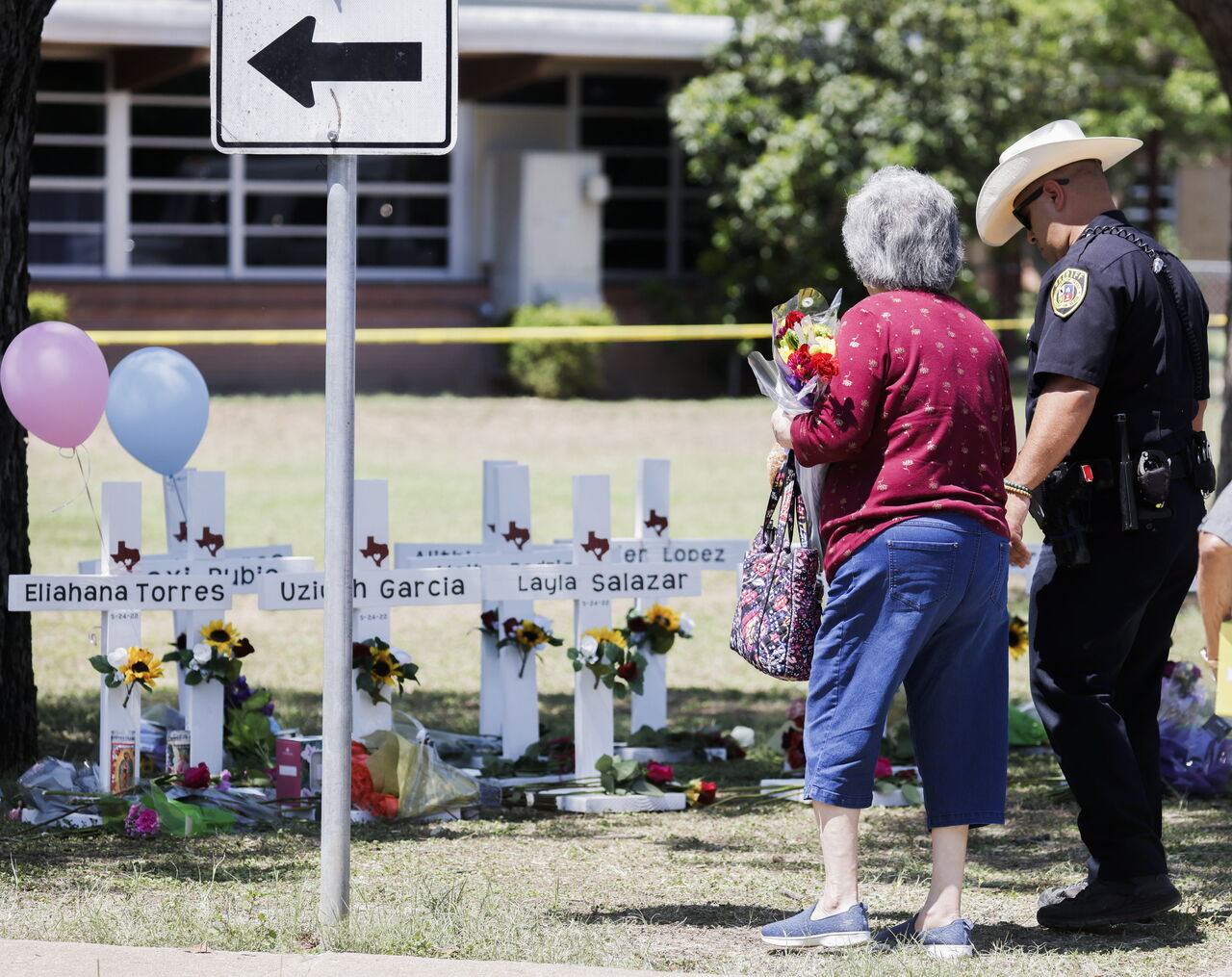 Las 21 víctimas mortales del tiroteo se encontraban en la misma aula, pero cuando la Policía finalmente logró acceder, también halló en ella a niños con vida. (ARCHIVO)