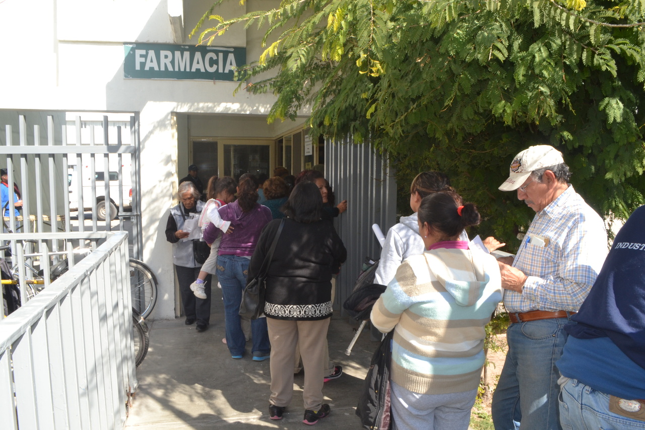 El secretario de Salud negó que exista desabasto de medicamentos en las instituciones de Salud del estado de Durango, entre ellas las ubicadas en Gómez Palacio y Lerdo.