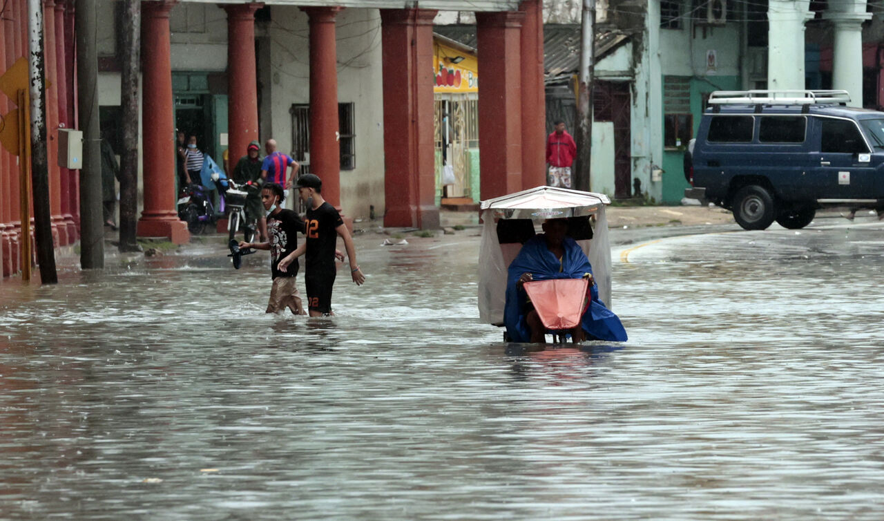 Intensas lluvias en Cuba dejan al menos tres muertos y a miles de evacuados