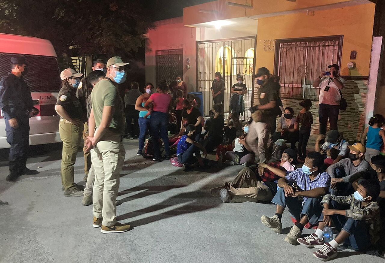 La mayoría de quienes ingresan por la frontera sur son personas negras, morenas e indígenas de América Central y el Caribe que no tienen visas para entrar a México. (ARCHIVO)