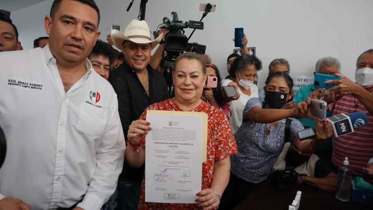 Lety Herrera recibió ayer su constancia de mayoría tras obtener 67 mil 254 votos contra mas de 47 mil de Juntos Hacemos Historia.