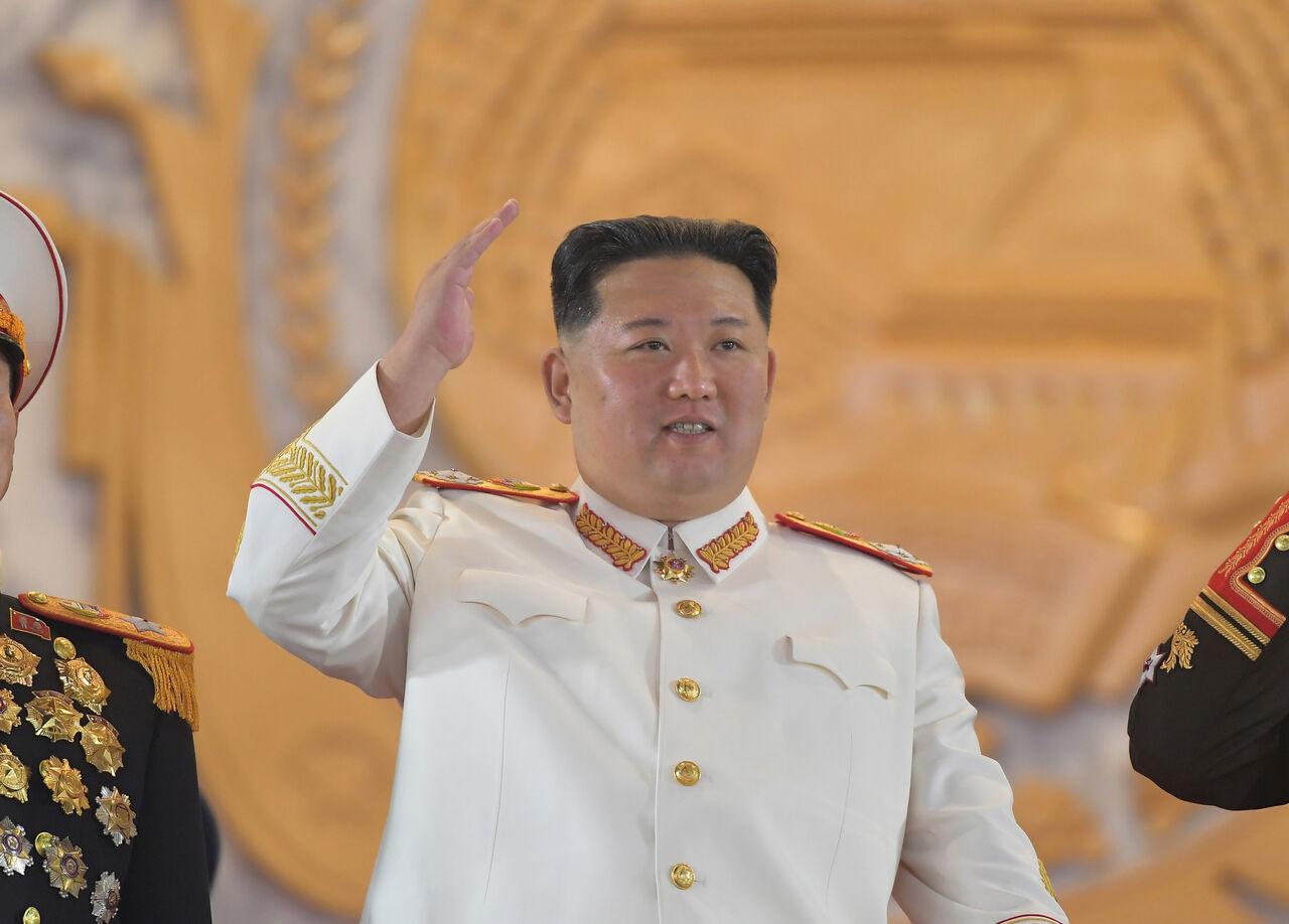 Kim también deseó éxito a Putin en su trabajo responsable para defender los intereses de Rusia y garantizar su estabilidad y desarrollo, y envió bendiciones al pueblo ruso, reportó KCNA. (ARCHIVO)