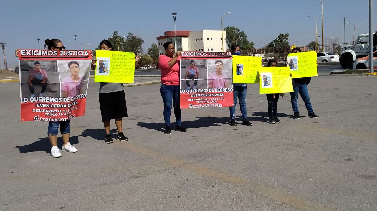 Familiares del joven desaparecido realizaron protesta.