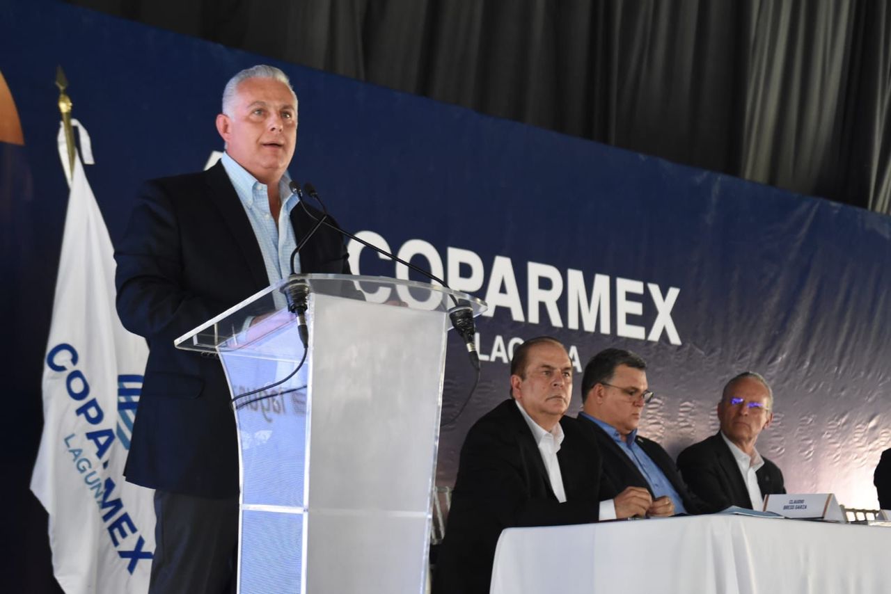 El alcalde Román Cepeda reconoció la colaboración de los empresarios en el desarrollo de Torreón. (EL SIGLO DE TORREÓN)